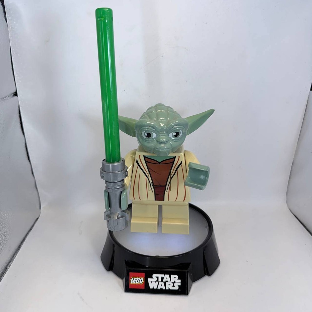 LEGO Star Wars Yoda Desk Lamp 2013 Lucasfilm Light Up Lightsaber Figure Base